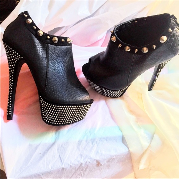 Sold! - Picture 7 of 8